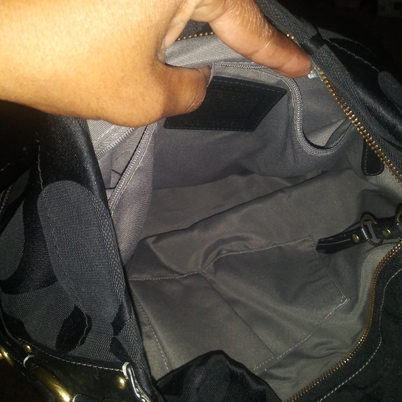 (SOLD)*AUTHENTIC* Coach Shoulder Bag - Picture 8 of 8